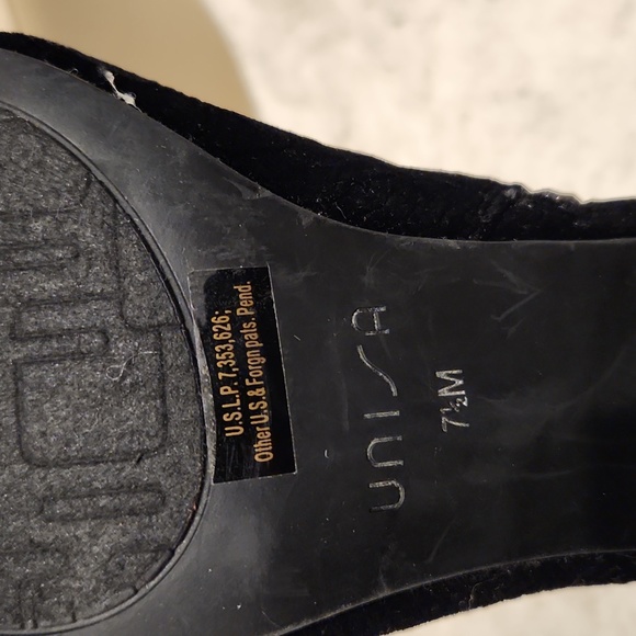 UNISA Brand Black Velvet Floral Design Booties. NWOT - Picture 5 of 7